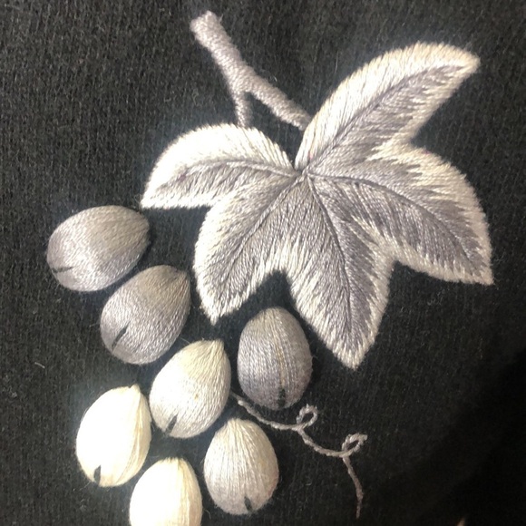 Charles & co. Black and silver embroidered floral sweater size small - Picture 3 of 10